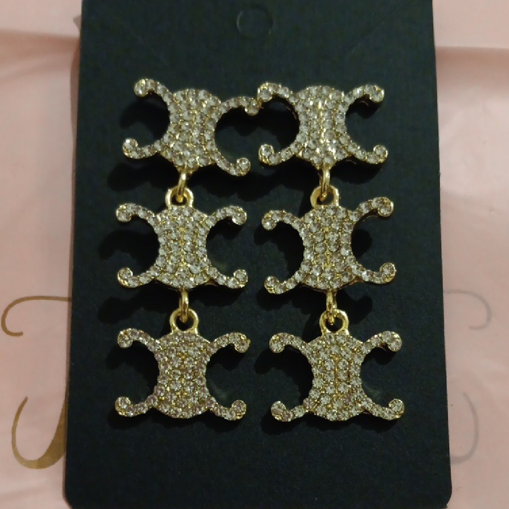 Gold Filigree Dangle Earrings with Vintage Design